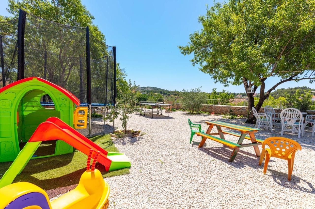 Villa Vicina Heritage Villa For 9,Milna - Close To Restaurants And Shops ภายนอก รูปภาพ