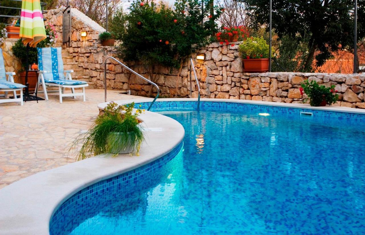 Villa Vicina Heritage Villa For 9,Milna - Close To Restaurants And Shops ภายนอก รูปภาพ