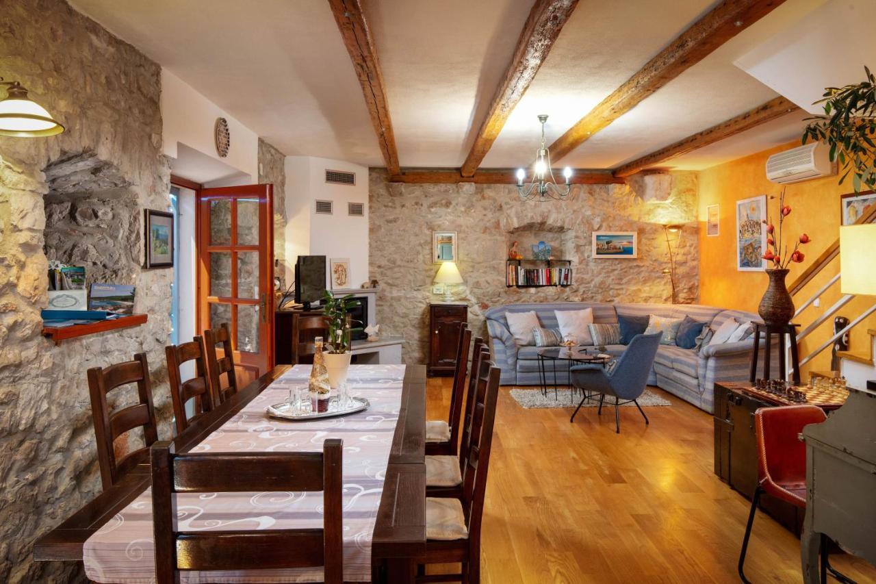 Villa Vicina Heritage Villa For 9,Milna - Close To Restaurants And Shops ภายนอก รูปภาพ
