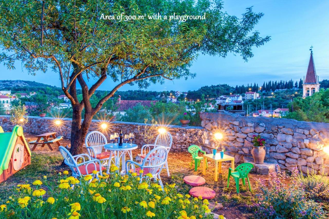 Villa Vicina Heritage Villa For 9,Milna - Close To Restaurants And Shops ภายนอก รูปภาพ